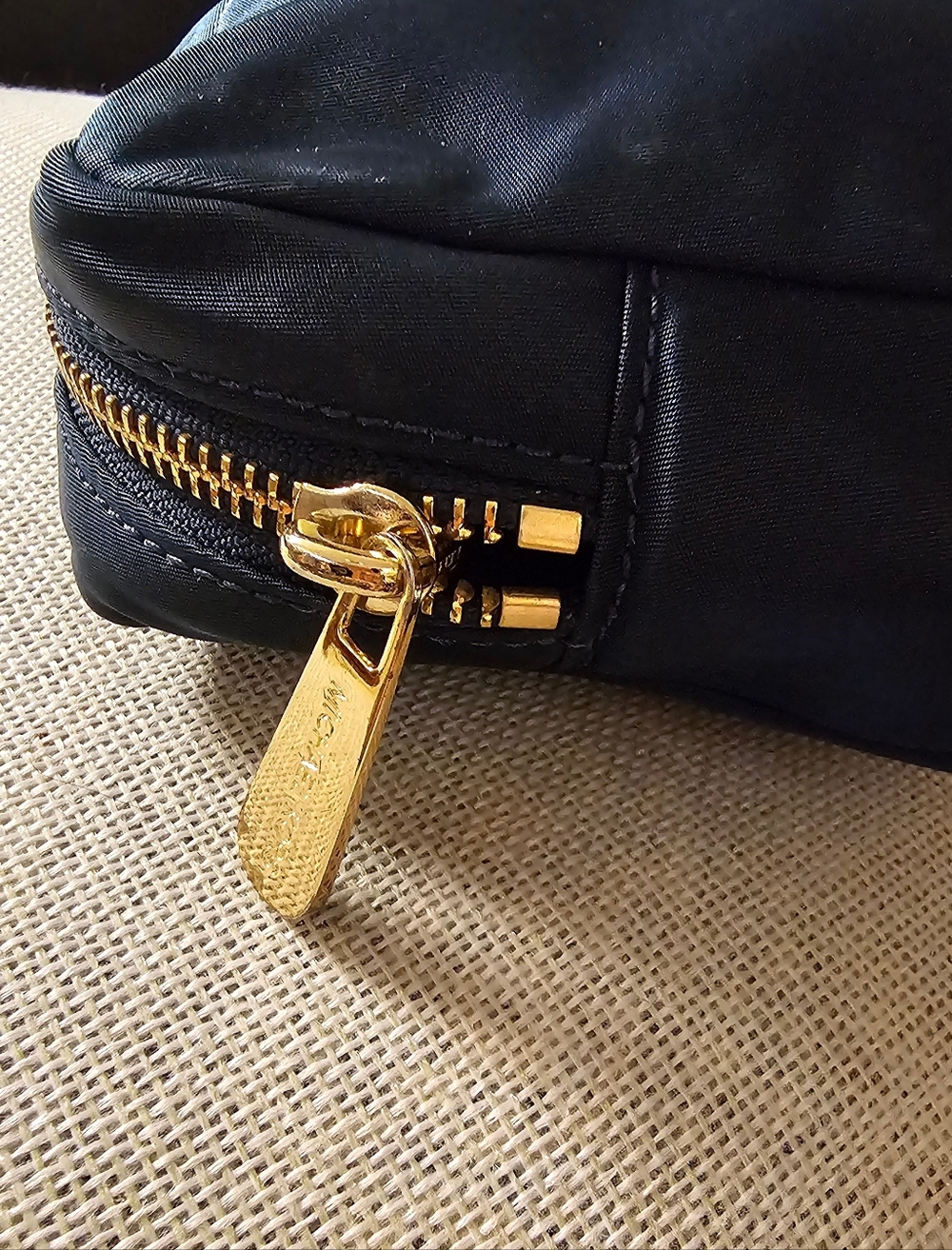 Michael Kors Navy Blue Nylon Travel Case EUC - Picture 12 of 13